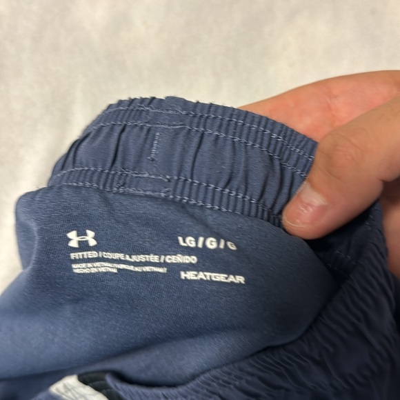 Men’s Under Armour Running Shorts “Run” Decal - Picture 3 of 4